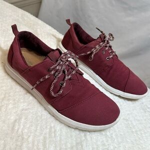 Tom’s maroon sneakers shoes women 10 slip on red lace up Toms white 10 canvas
